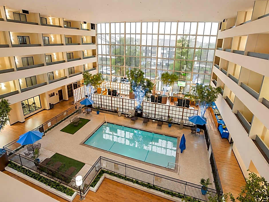 Atrium Hotel And Suites Dfw Airport