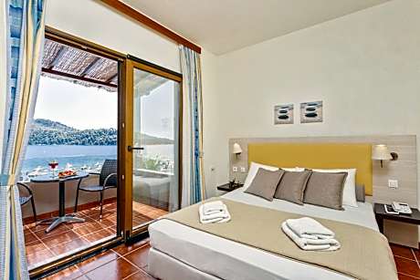 Double Upper Floor Sea View