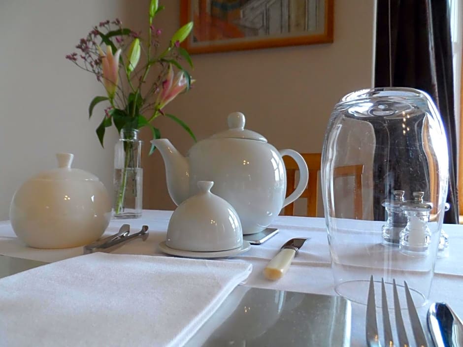 Mooredge - Room only