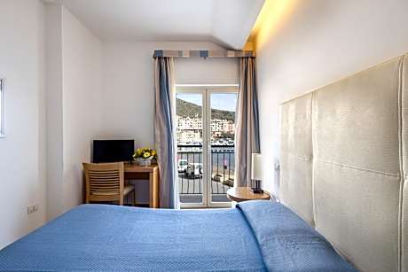Bi Hotel