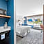 Holiday Inn Express & Suites Marinette By IHG