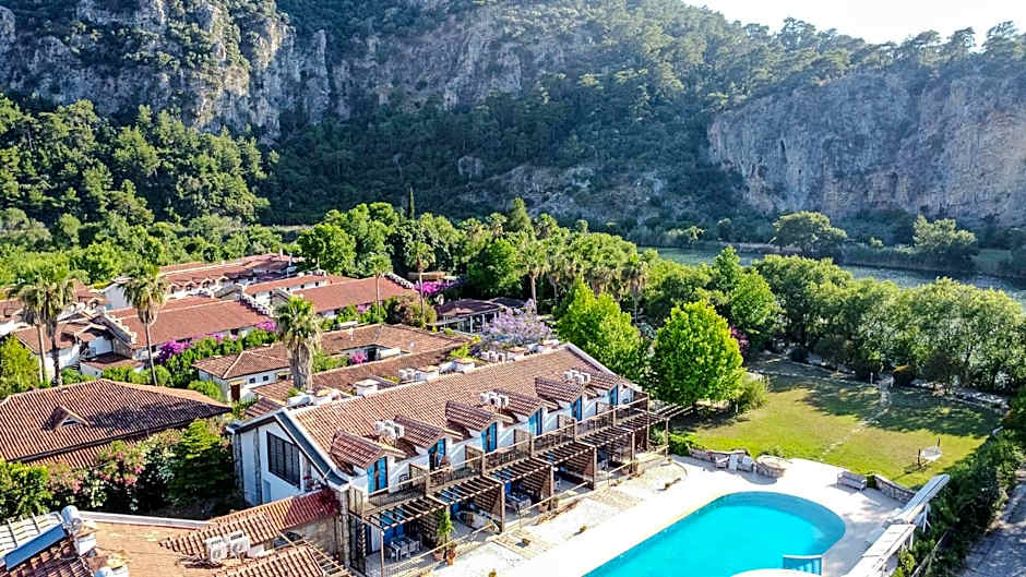 Aydos Hotels & Breeze Restaurant