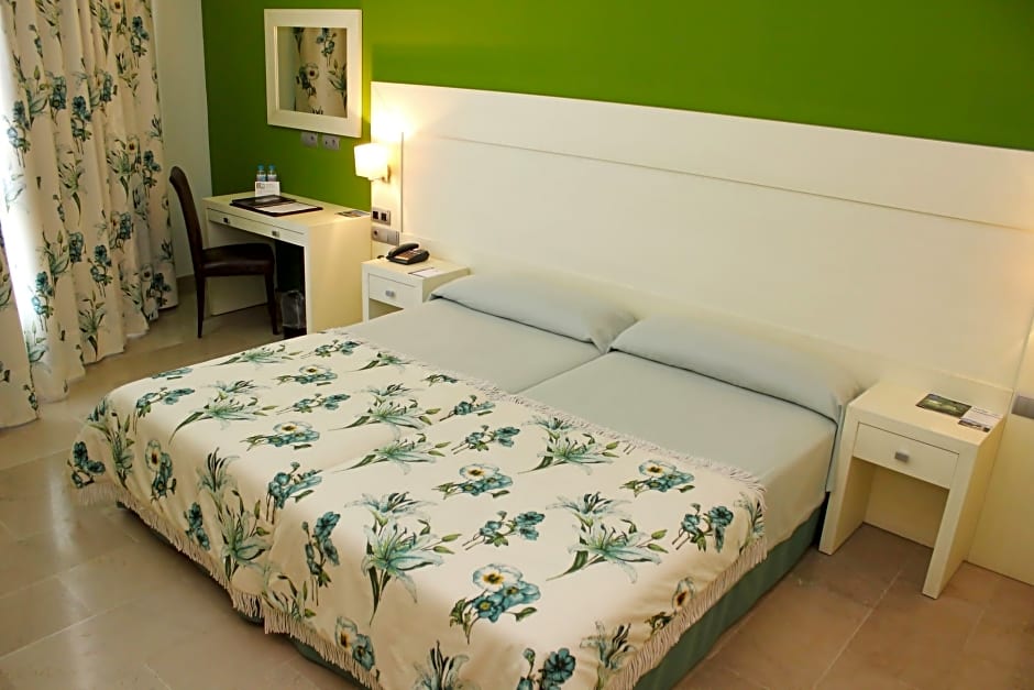 Hotel Puerto Juan Montiel & Spa & Base Náutica