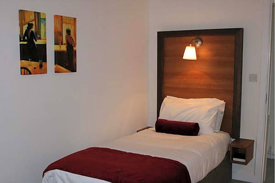 Ravine Hotel