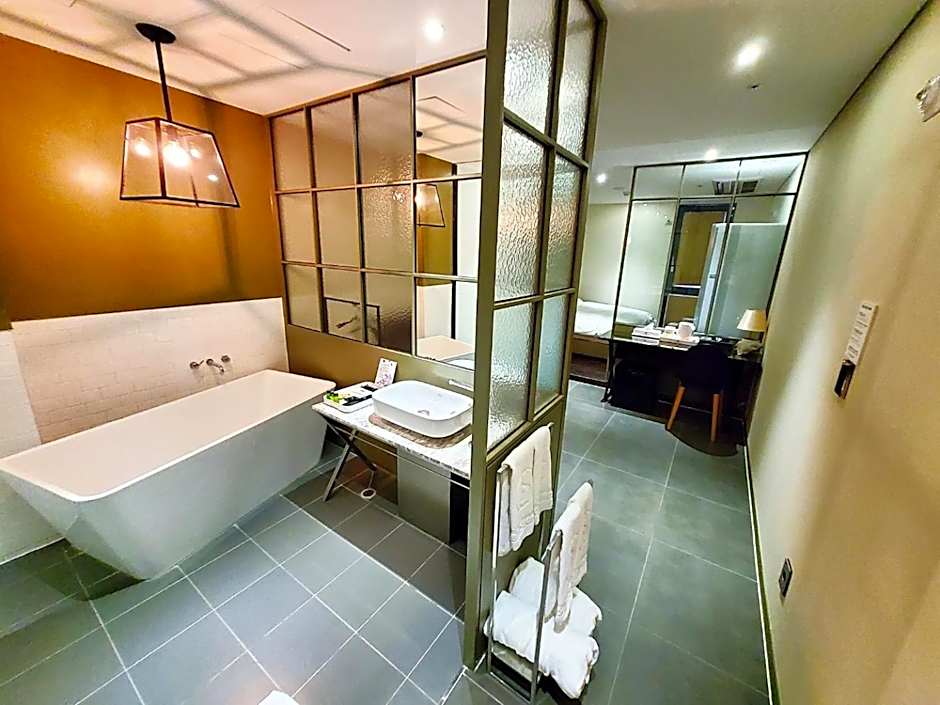Le Stendal Hotel