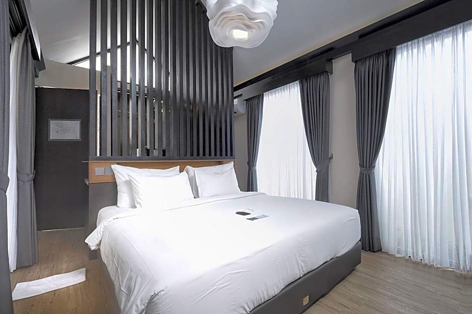 Photo 1 of 4 of Premier Villa