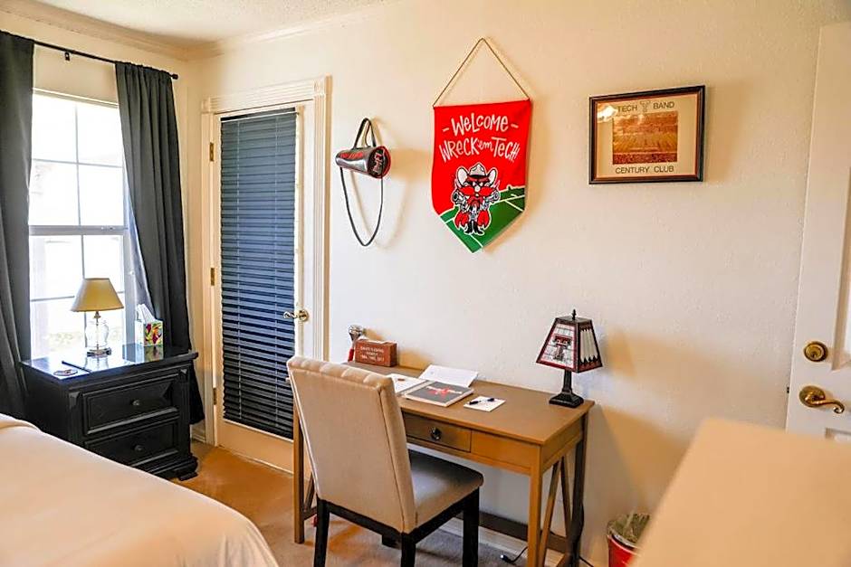 Woodrow House Bed & Breakfast