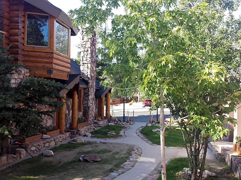 Embers Lodge & Cabins