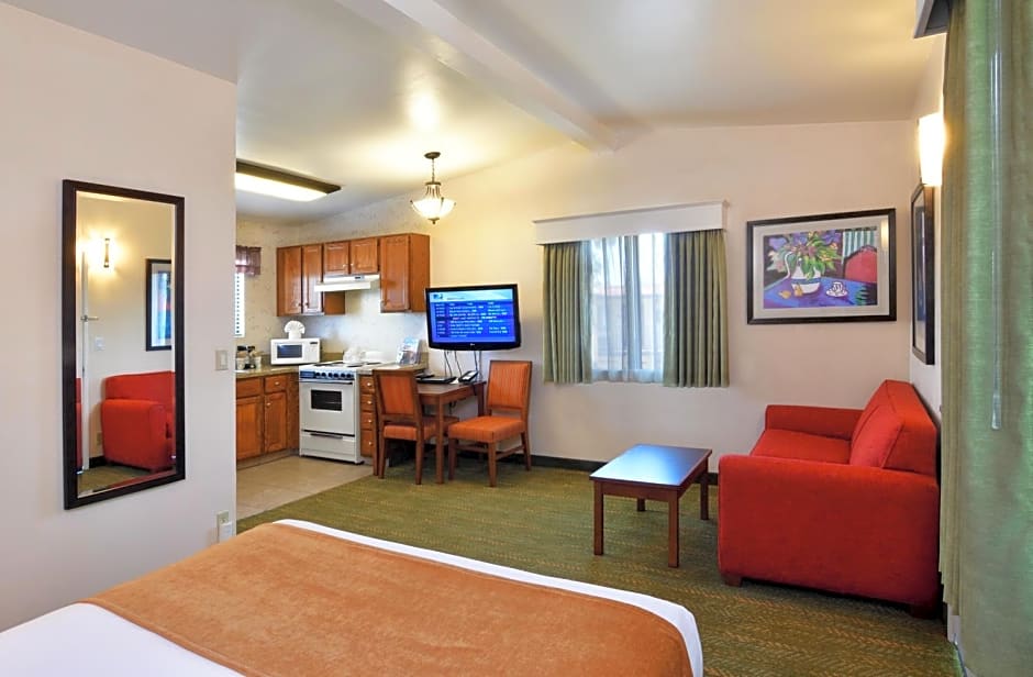 Lamplighter Inn & Suites at SDSU