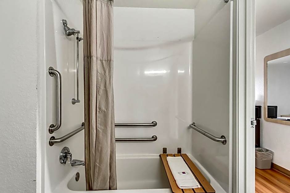 Motel 6 Ogden, UT- Downtown