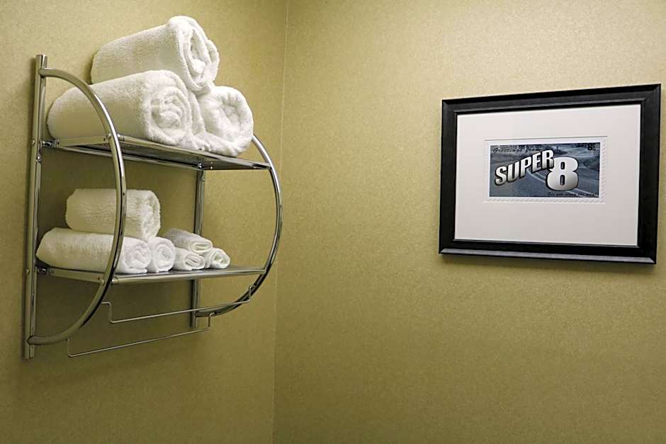 Super 8 by Wyndham Plattsburgh
