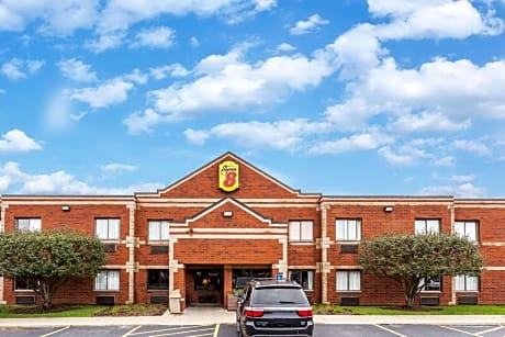 Super 8 by Wyndham Elgin