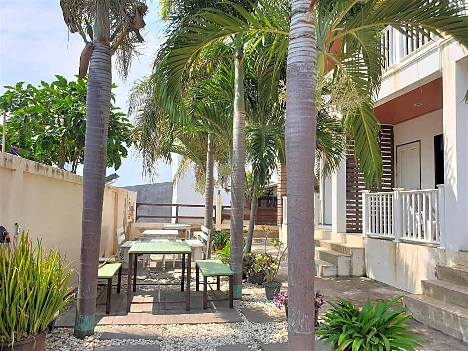 Sea beach Koh Larn 2 Hotel