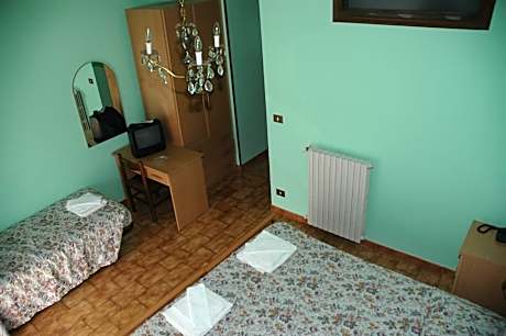 Triple Room with Private Bathroom