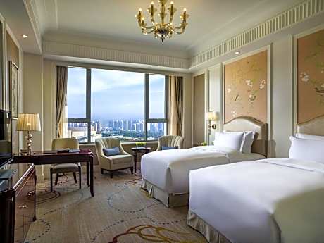 Deluxe Room Twin Beds