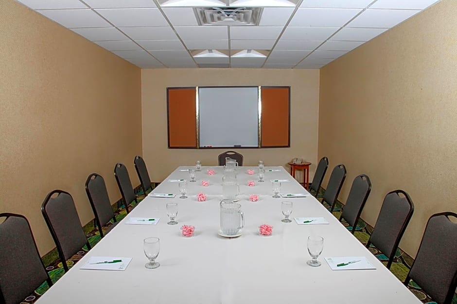 Holiday Inn Westbury-Long Island by IHG