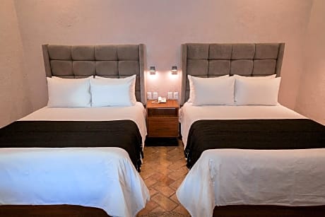 2 Queen Beds No-Smoking Room