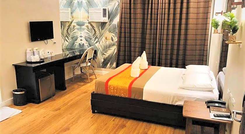 Grand Astoria Hotel