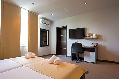 Special Offer - Suite with Jacuzzi