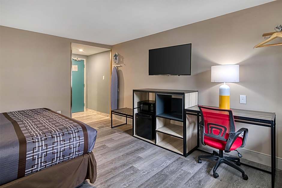 Yankee Clipper Inn, SureStay Collection by Best Western