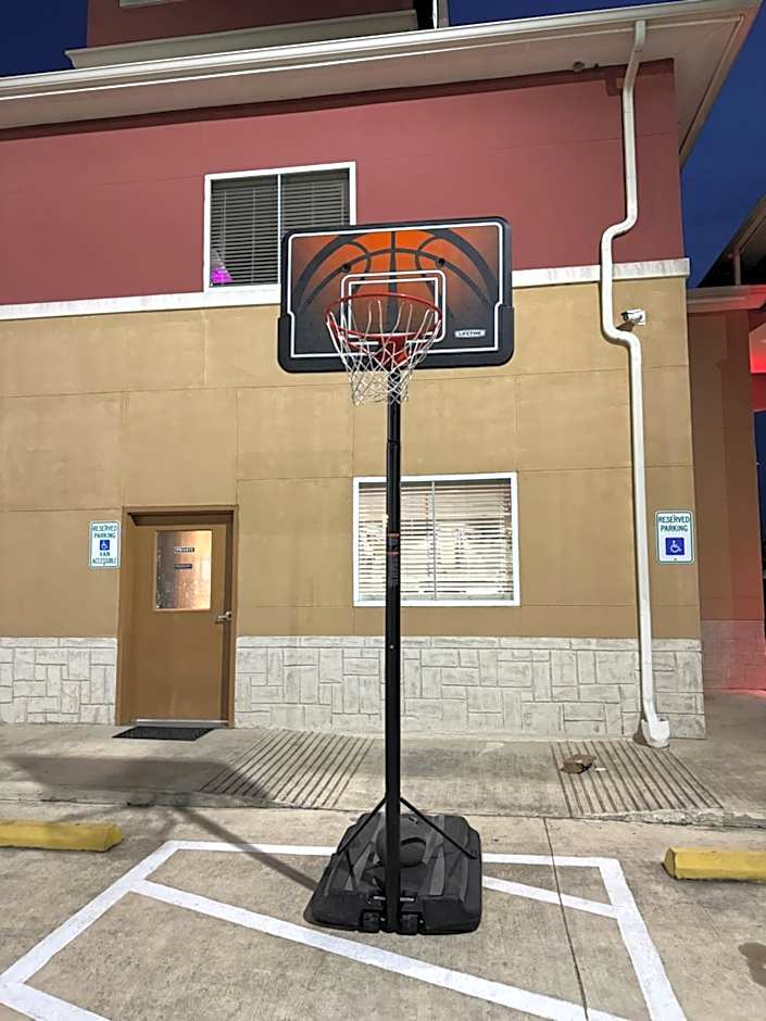 Executive Inn & Suites