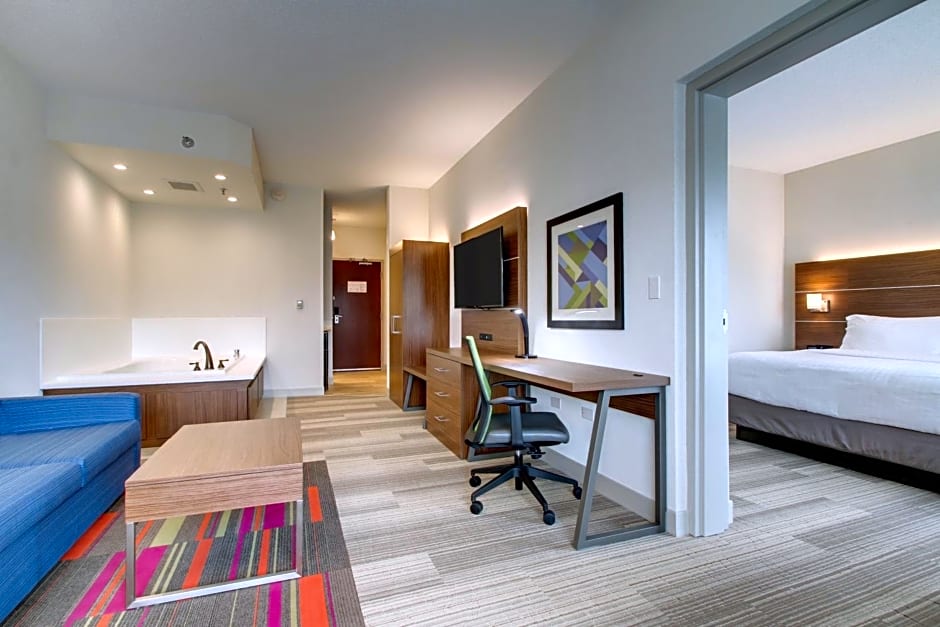 Holiday Inn Express & Suites Aurora - Naperville, an IHG Hotel