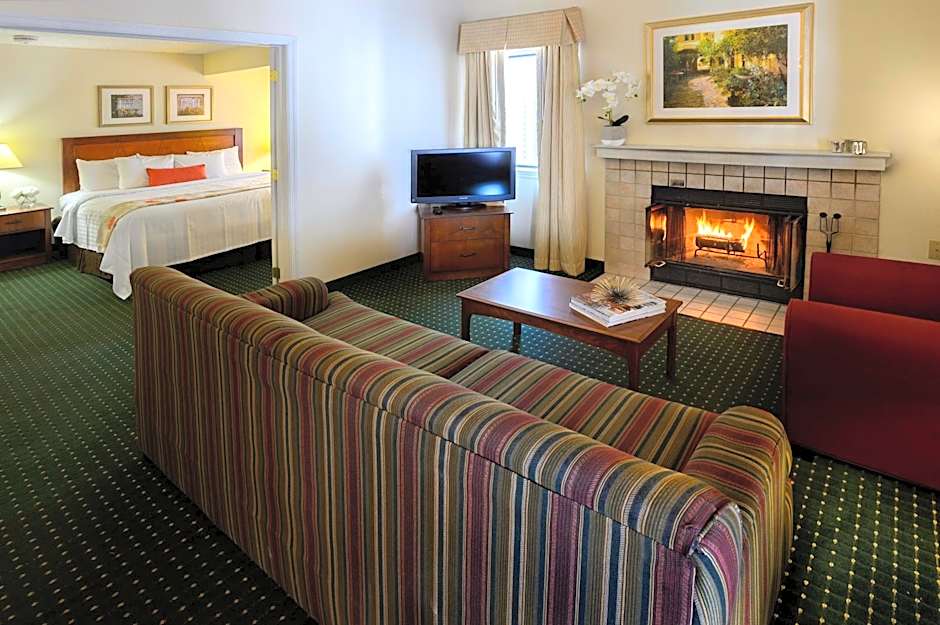 Residences at Daniel Webster