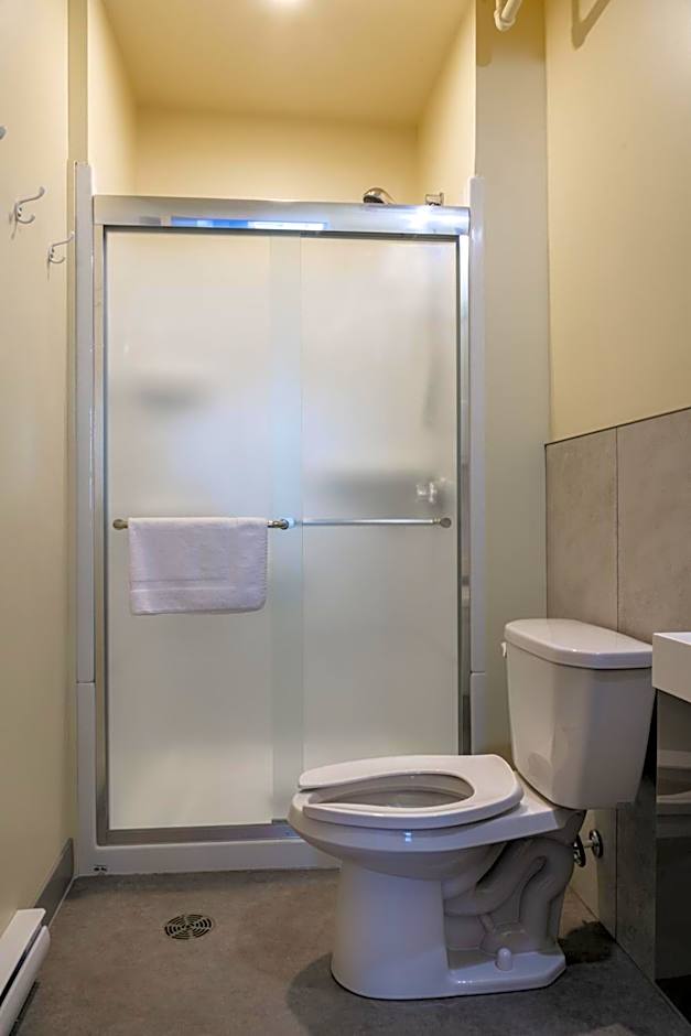 Auberge Jeunesse QBEDS Hostel