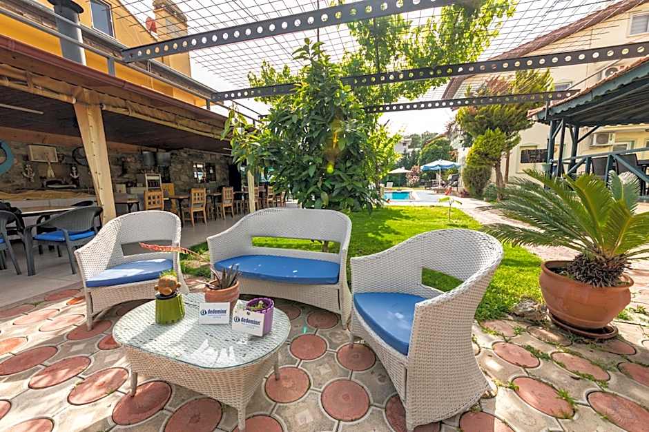 Dedeminn Garden Hotel