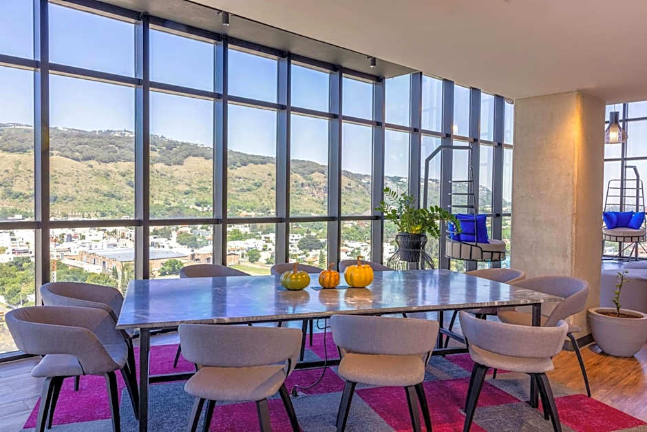 Aloft Guadalajara Sur