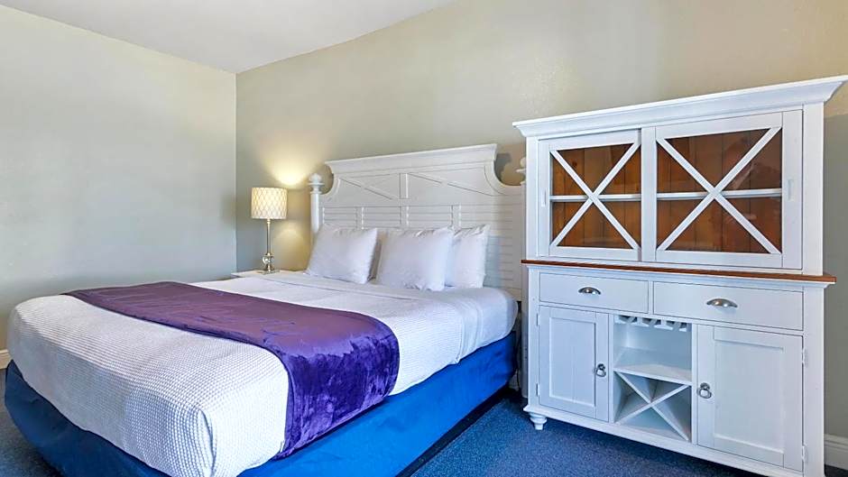 Crystal Bay Historic Hotel