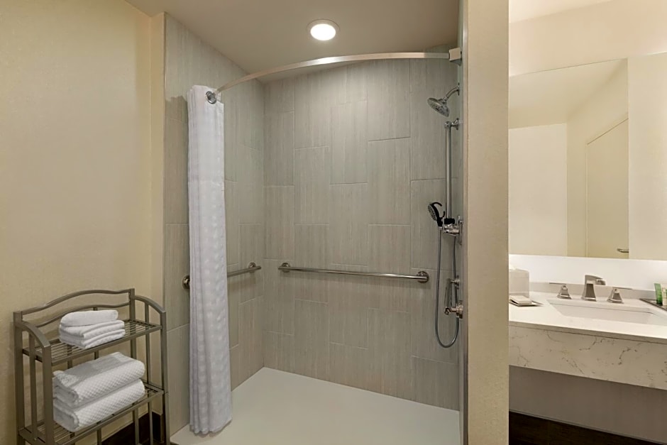 Hilton Greenville
