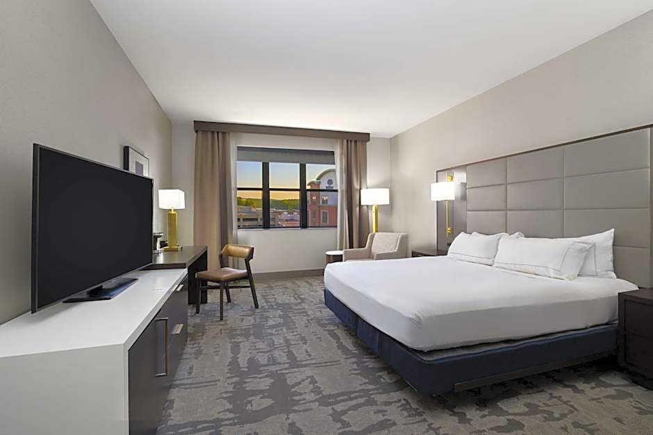Photo 1 of 5 of 1 Bedroom 1 King Bed Condo, Mobility Accessible, Roll in Shower