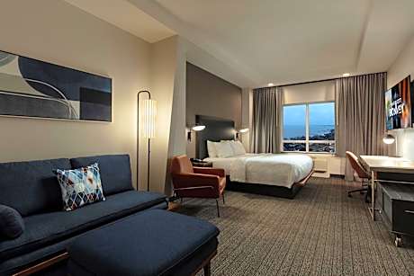 Executive Suite, 1 King Bed with Sofa bed (1 King Bed and 1 Double Sofa Bed)