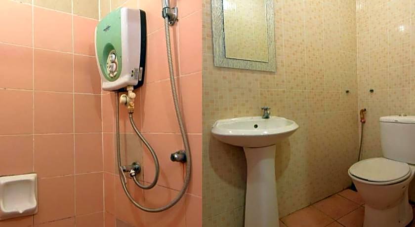 OYO 89642 Highway Inn