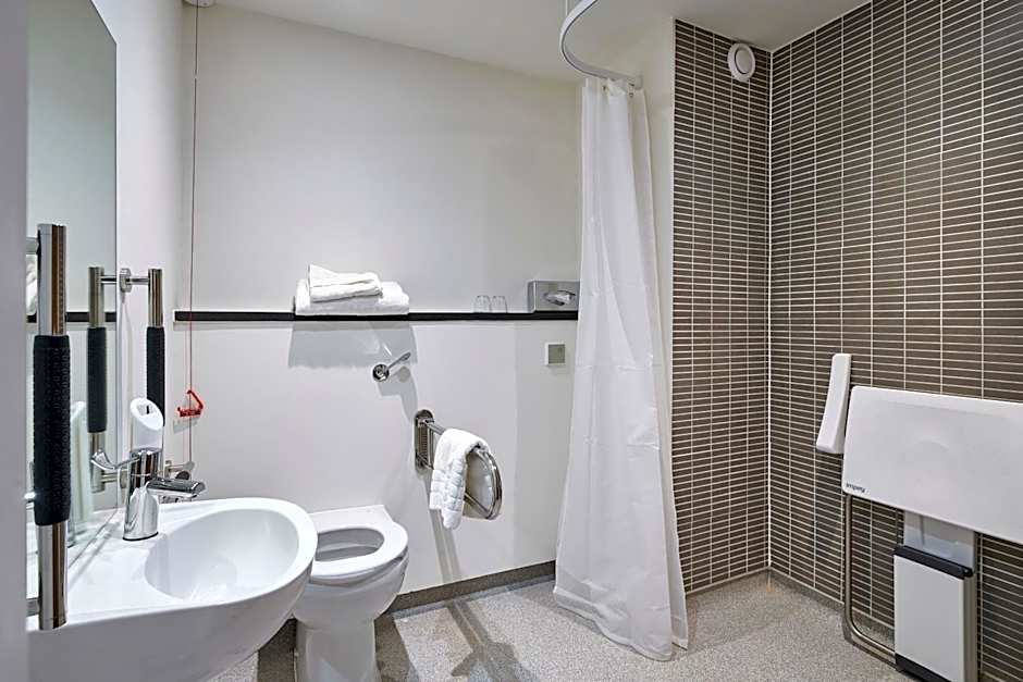 Holiday Inn Leeds Garforth By IHG