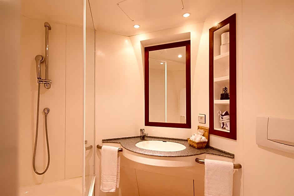 Villa Mariale by Popinns