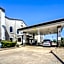 Days Inn & Suites by Wyndham Webster NASA-ClearLake-Houston