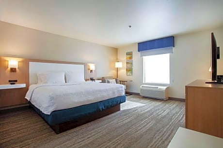 1 King Bed Nonsmoking