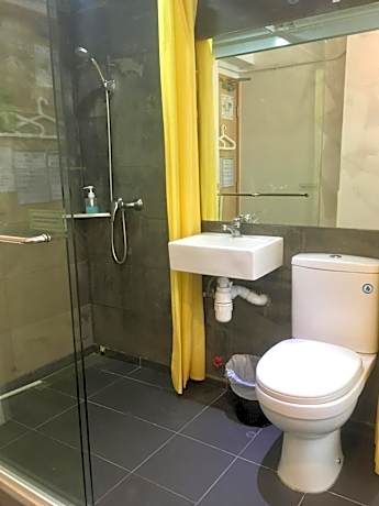 Economy Quadruple Room