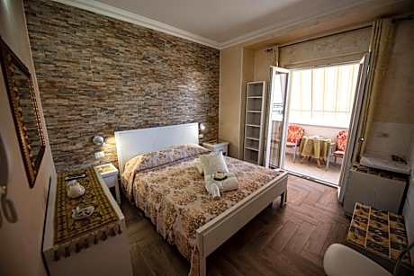 Superior Double Room with Balcony and Sea View