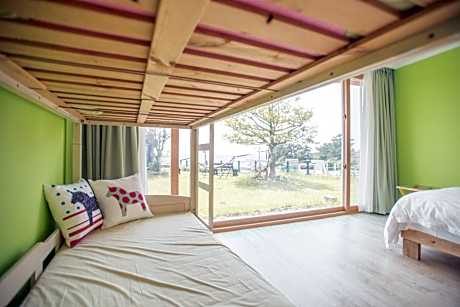 Family Room (4 Adults)