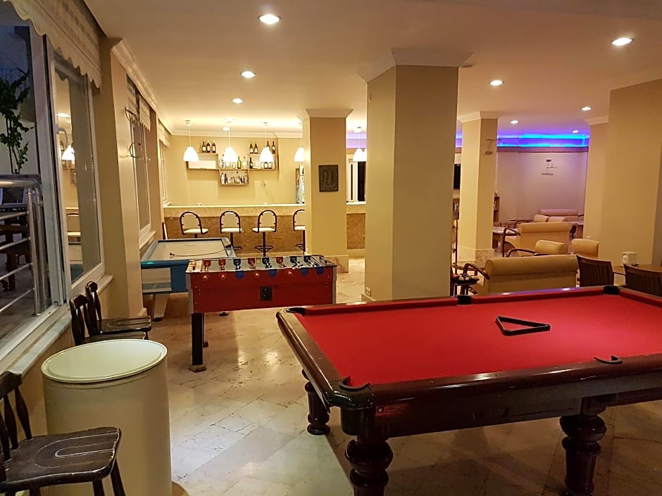 Altinersan Hotel Altinkum