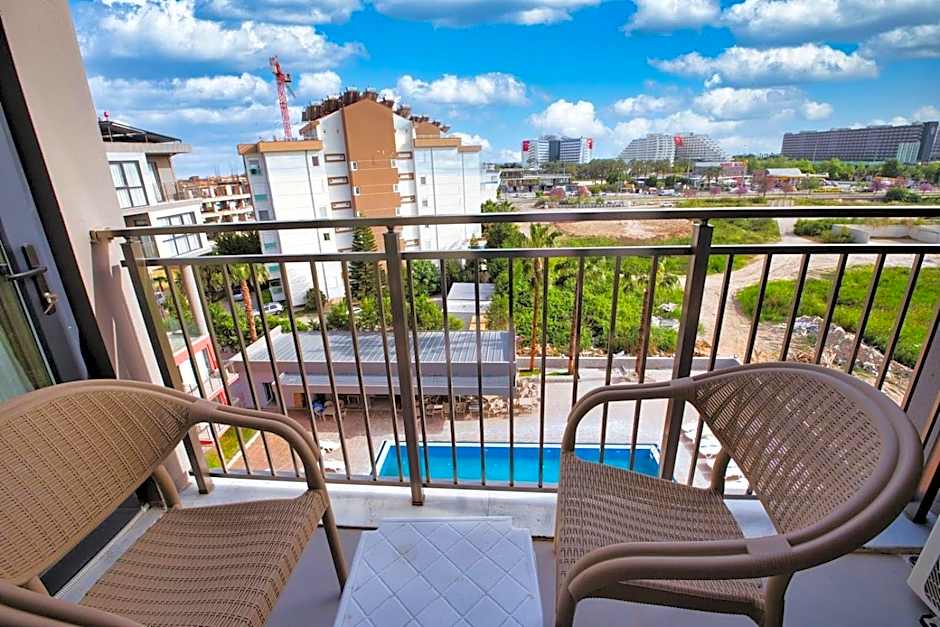 Laristone Suite Spa Hotel