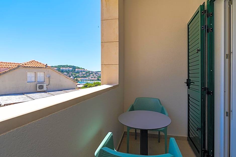 Berkeley Hotel & Day Spa