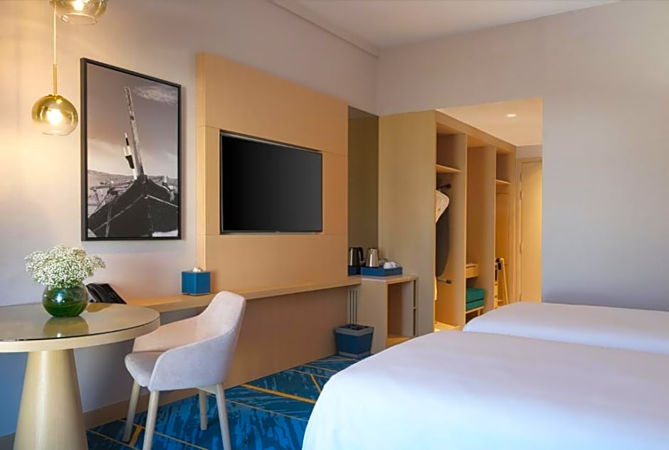 Maani Muscat Hotel and Apartments