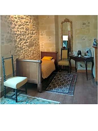 Deluxe Room (2 Adults + 1 Child)