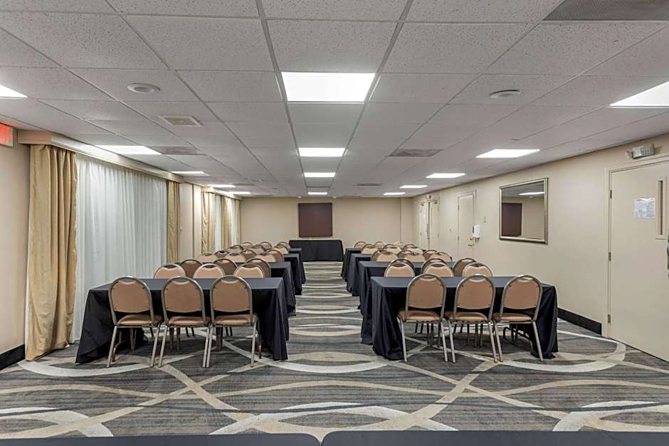 Best Western Plus Russellville Hotel and Suites
