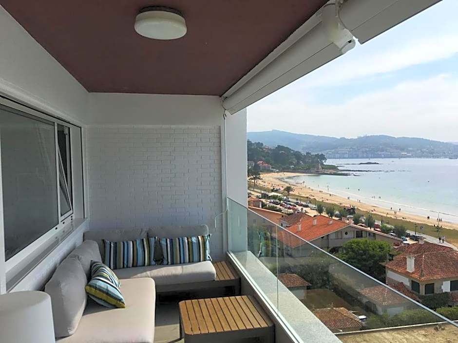 Mirando al Mar. Playa America