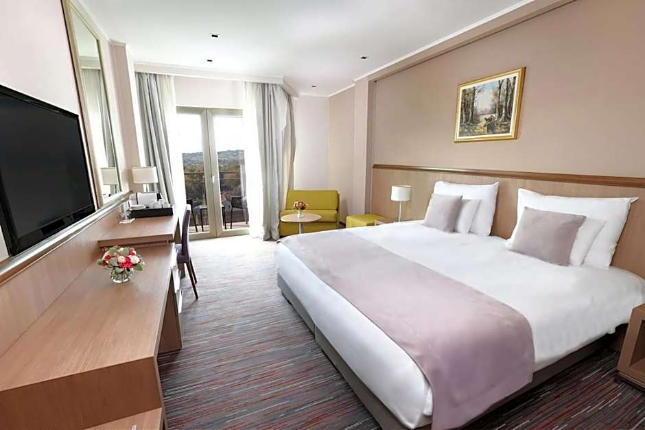 Photo 1 of 1 of Suite, Jetted Tub